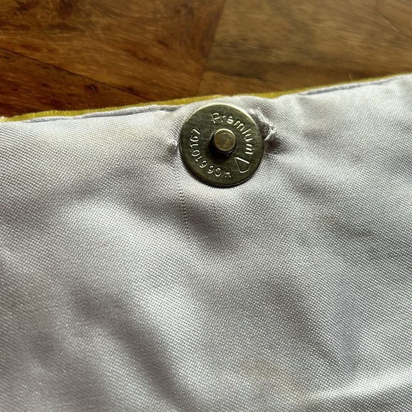 Shiraleah velvet pastel color wristlet super cute - Picture 9 of 15